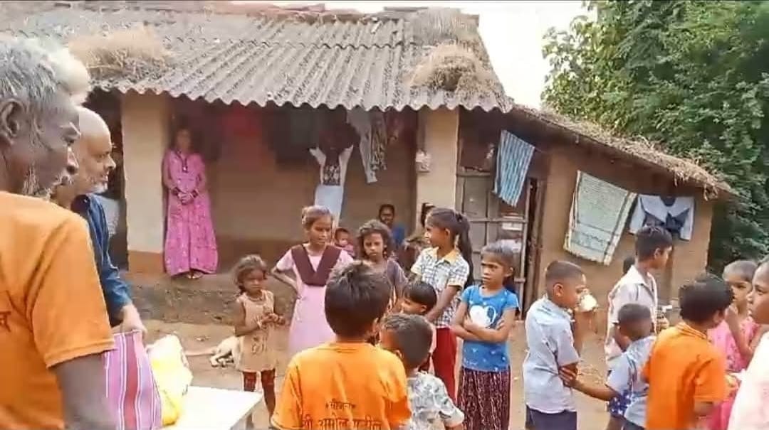 Food Distribution Program at Mokada Adivasi Pada