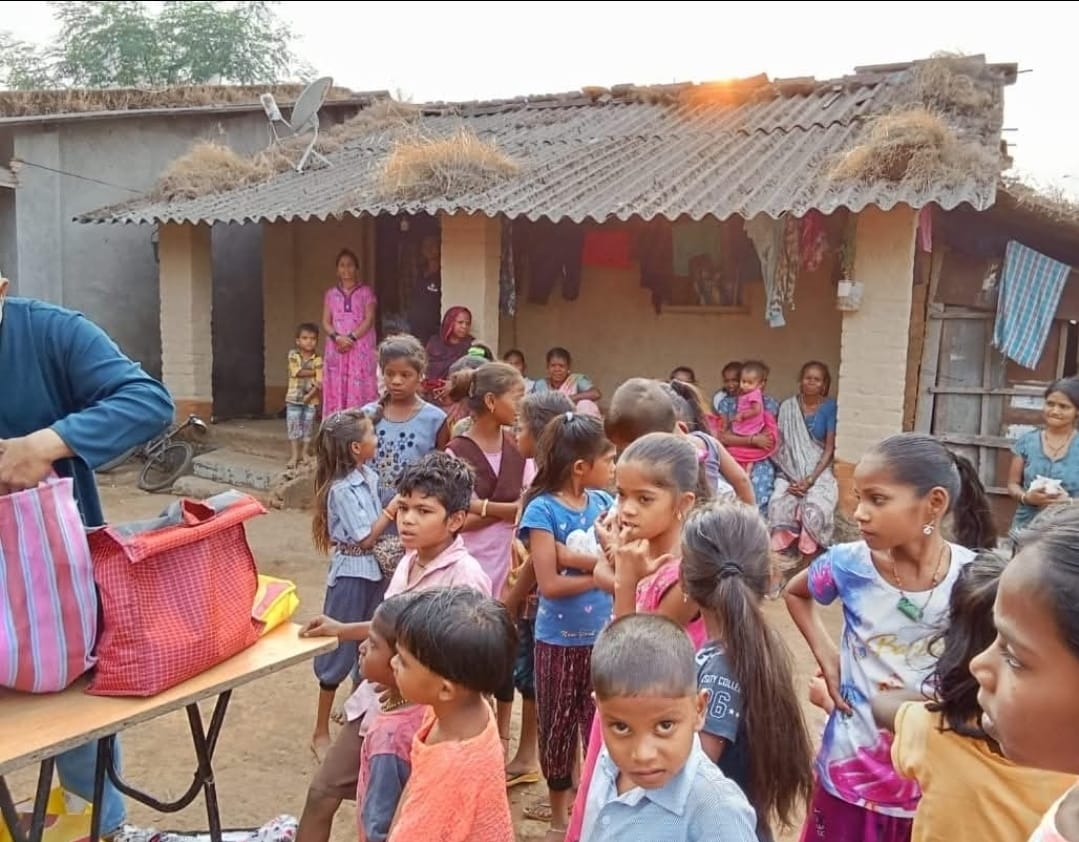 Supporting Children at Mokada Adivasi Pada